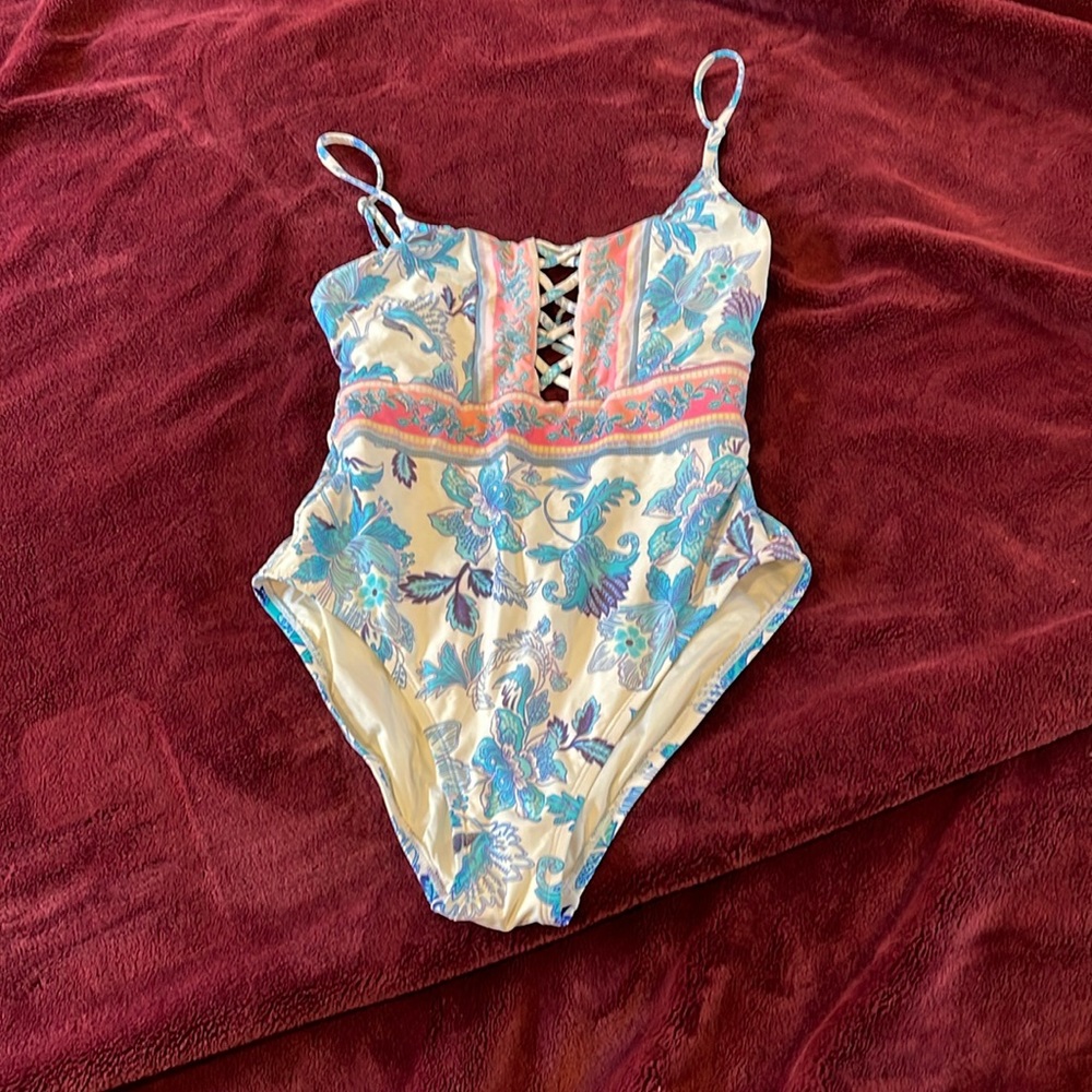 𝅺la Blanca Women's Plunge One Piece Swimsuit Size 8